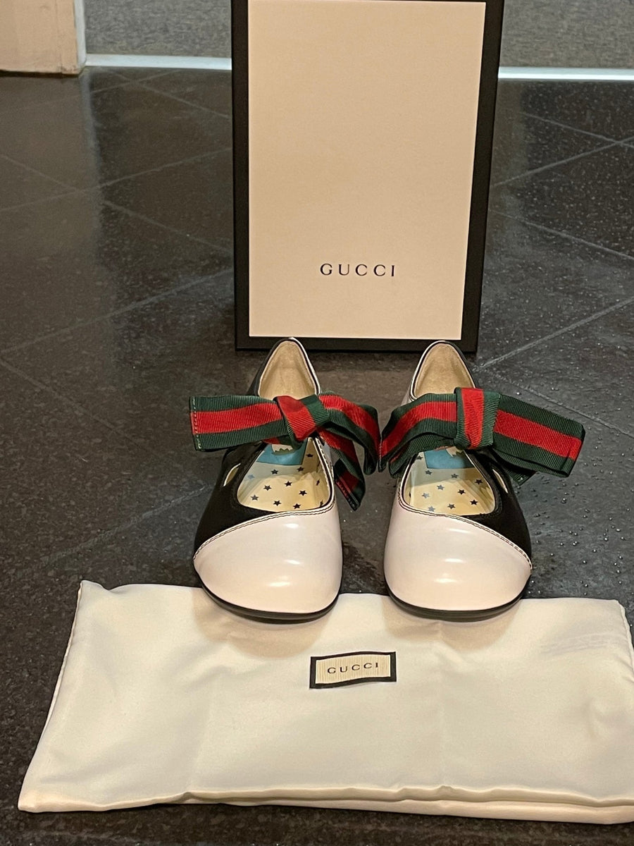 Brand New Gucci Girls Black and White Leather Shoes Size 13 EU 32 V G Luxe Boutique