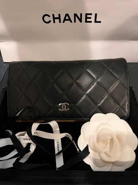 Chanel Black Classic Lambskin Wallet - V & G Luxe Boutique
