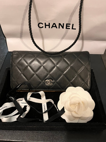 Chanel Black Classic Lambskin Wallet - V & G Luxe Boutique