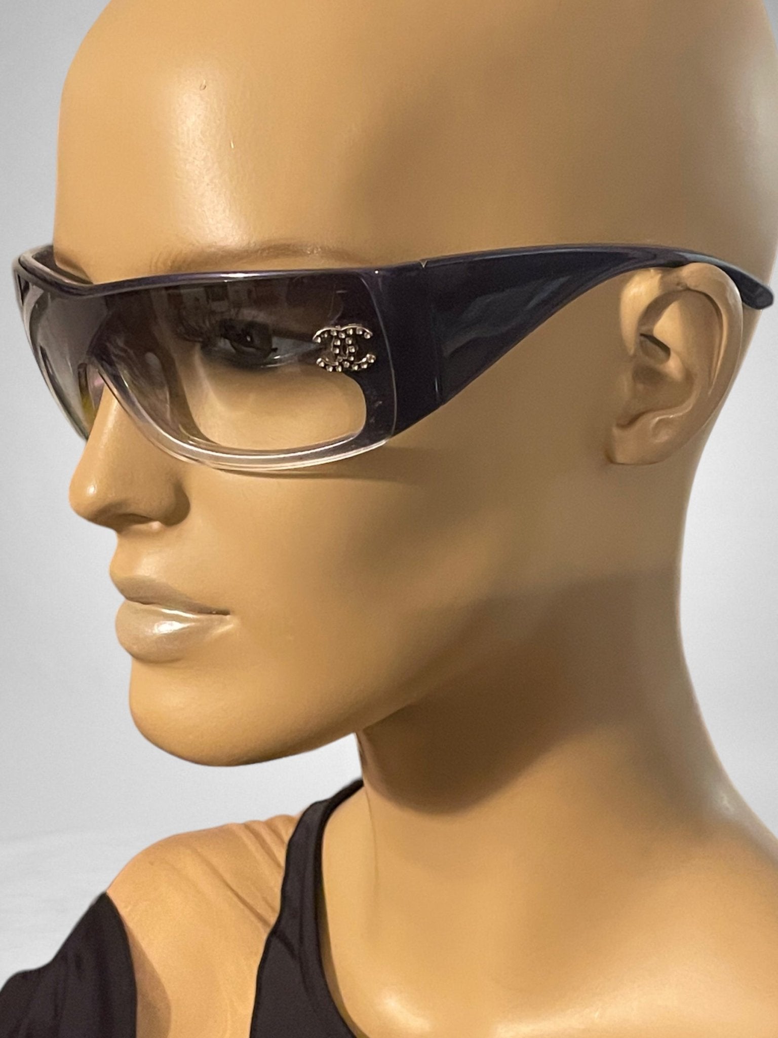 CHANEL Blue Ombre Gradient Tint CC Diamanté Logo Sunglasses  display picture 2