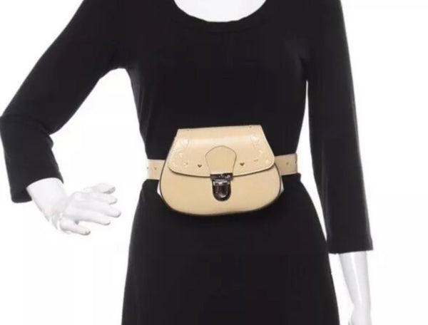 Gucci Brand New Off White Calfskin Girls / Ladies Heart Belt Bag - V & G Luxe Boutique