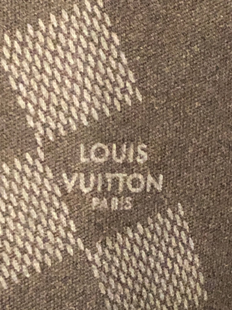 Louis Vuitton Men's Black Damier Pocket T-Shirt, Size S (Small) – V & G  Luxe Boutique