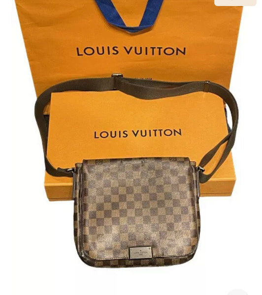 Louis Vuitton Men's Damier Ebene District PM Shoulder Bag - V & G Luxe Boutique