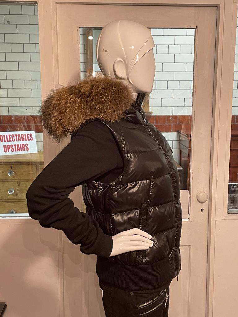 Moncler body warmer womens with fur hood Clearance
